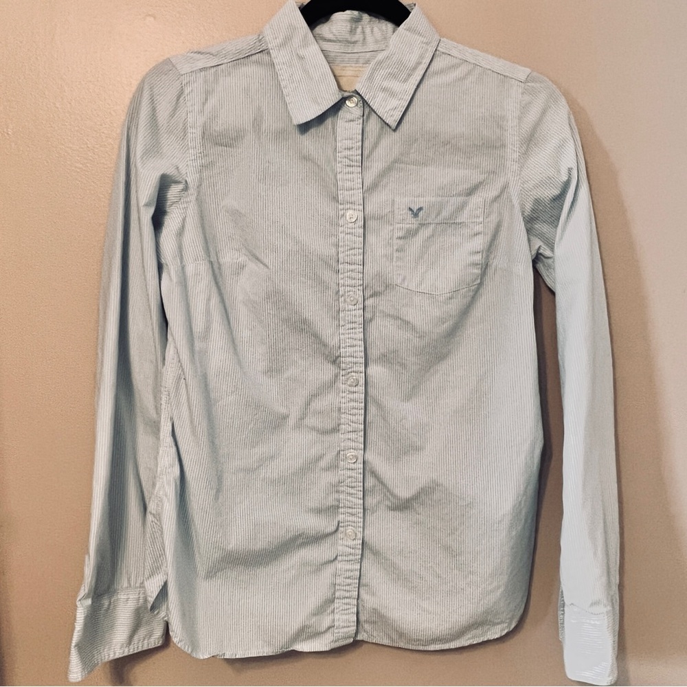 American Eagle Outfitters Light Blue Button Down Shirt Size 8